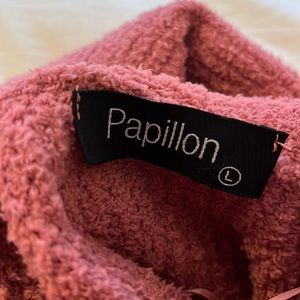 Long sleeve, cozy sweater!